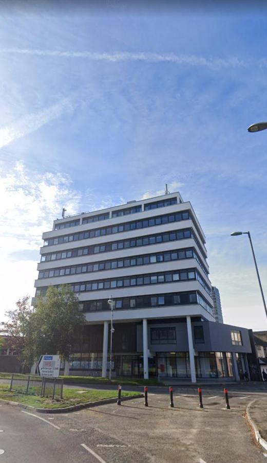 City Centered 2 Bed Serviced Apartment- Sherpa Homes Swindon Luaran gambar