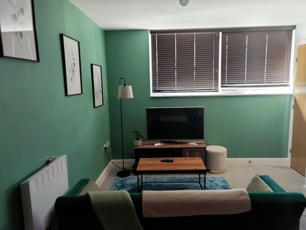 City Centered 2 Bed Serviced Apartment- Sherpa Homes Swindon Luaran gambar
