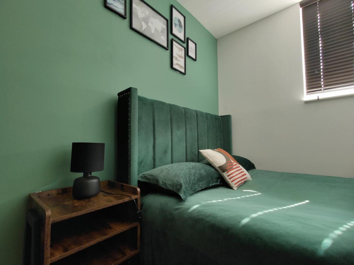 City Centered 2 Bed Serviced Apartment- Sherpa Homes Swindon Luaran gambar
